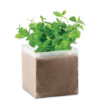 Sack mit Minzsamen. Durch die Zugabe von 300 ml Wasser erhalten Sie 1 Liter Gartensubstrat.-Beige-8719941036949